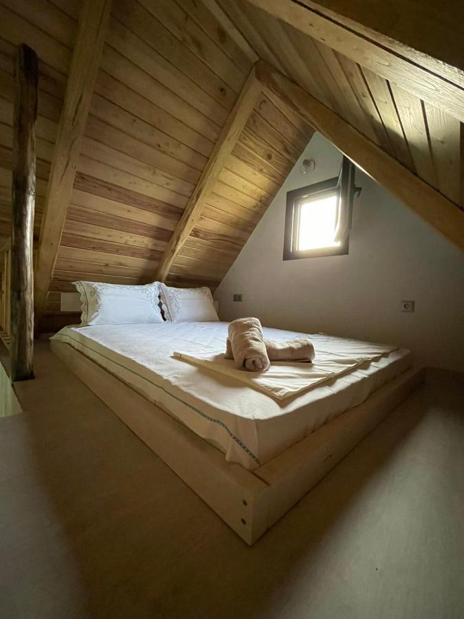 Unique Wooden Villa With Pool Olympiada Exteriér fotografie